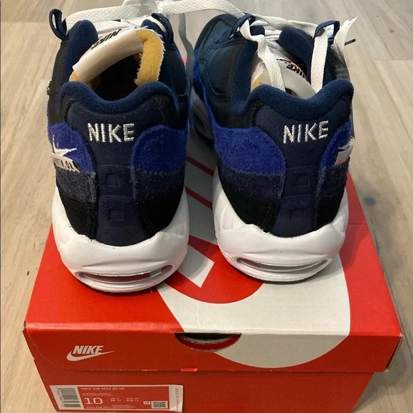 Nike Air Max 95se Athletic Shoes